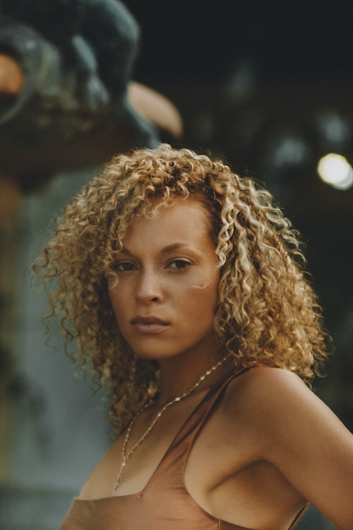  Sweet Sound of Summer Cheyenne Elliott Bares Her Soul in “Sugarcane”